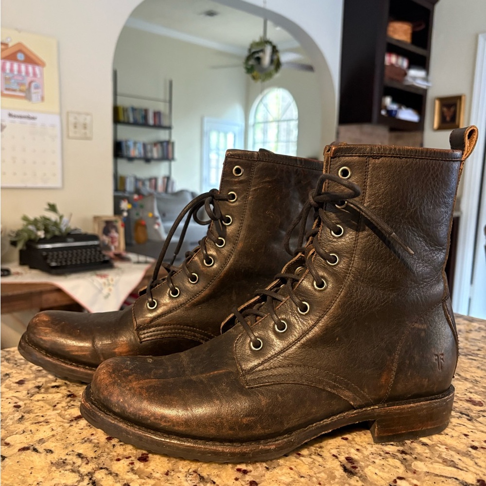 FRYE AND CO. Rich Brown Leather Combat Boots